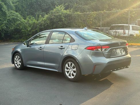 Used 2020 Toyota Corolla LE FWD image 8