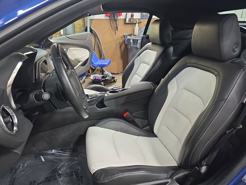 Used 2024 Chevrolet Camaro LT w/ Technology Package RWD image 13