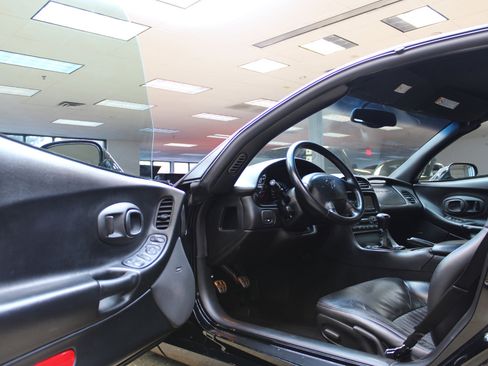 Used 2002 Chevrolet Corvette Z06 w/ Memory Pkg image 8