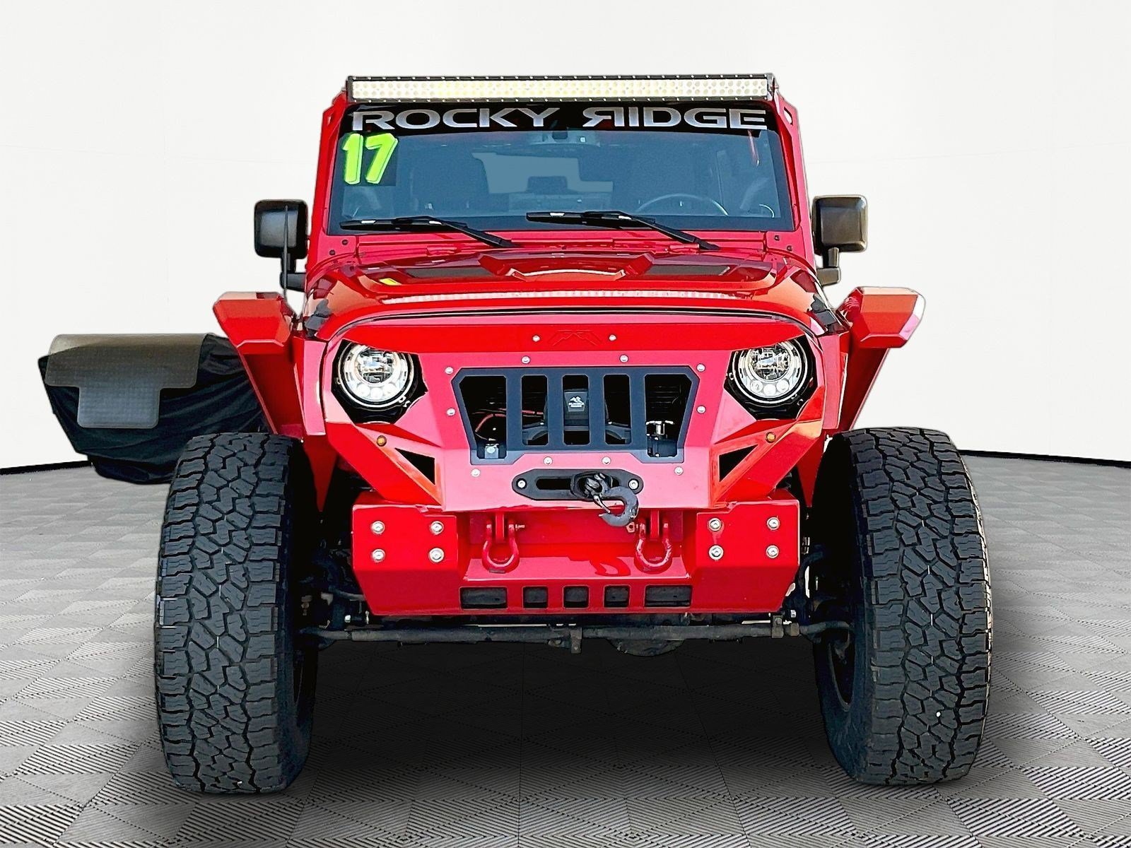 Used 2017 Jeep Wrangler Unlimited Sahara w/ Connectivity Group AWD/4WD image 2