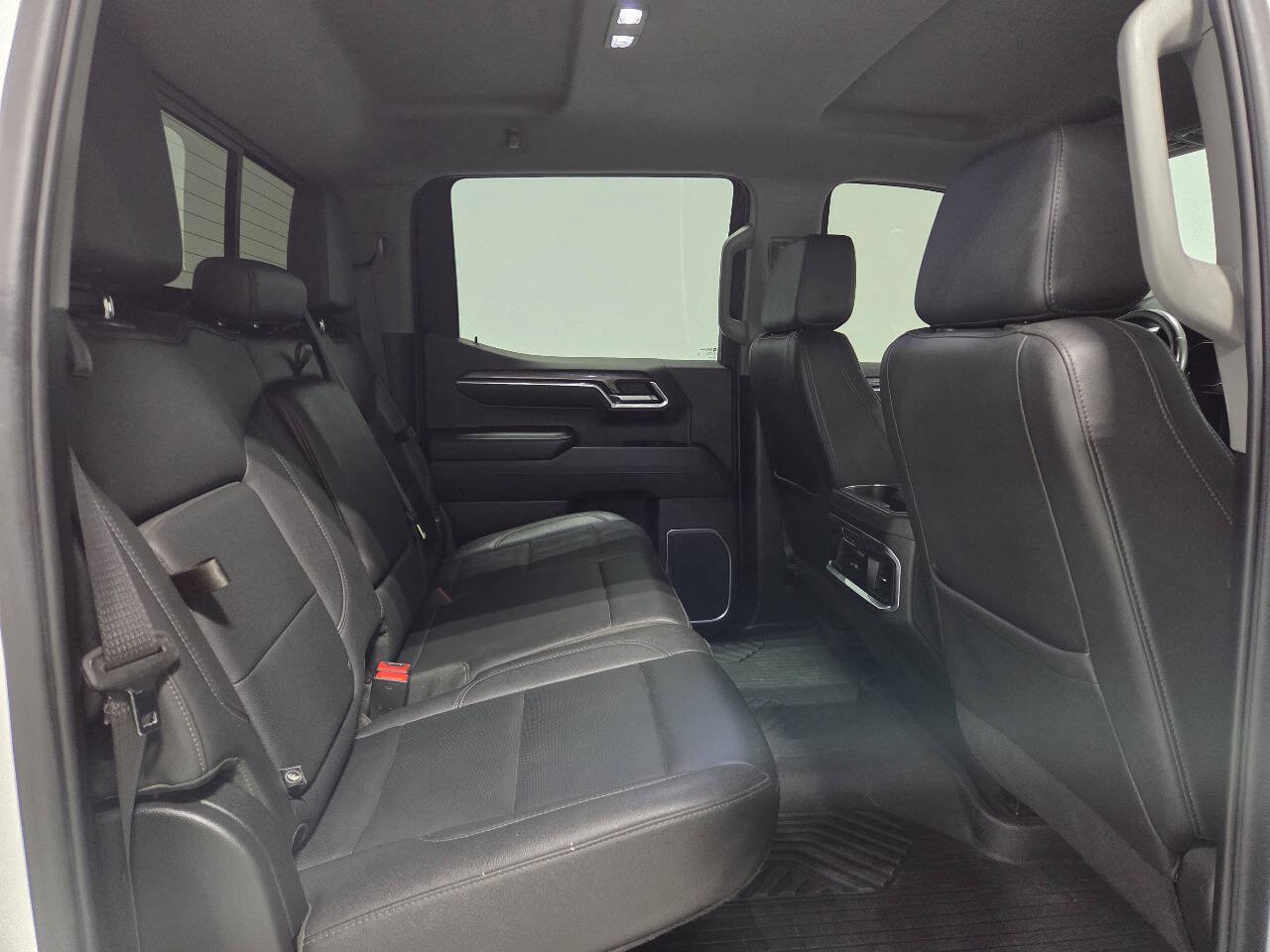 Used 2024 Chevrolet Silverado 1500 LTZ w/ LTZ Convenience Package II AWD/4WD image 18