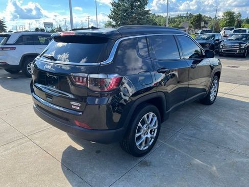 Used 2022 Jeep Compass Latitude AWD/4WD image 6
