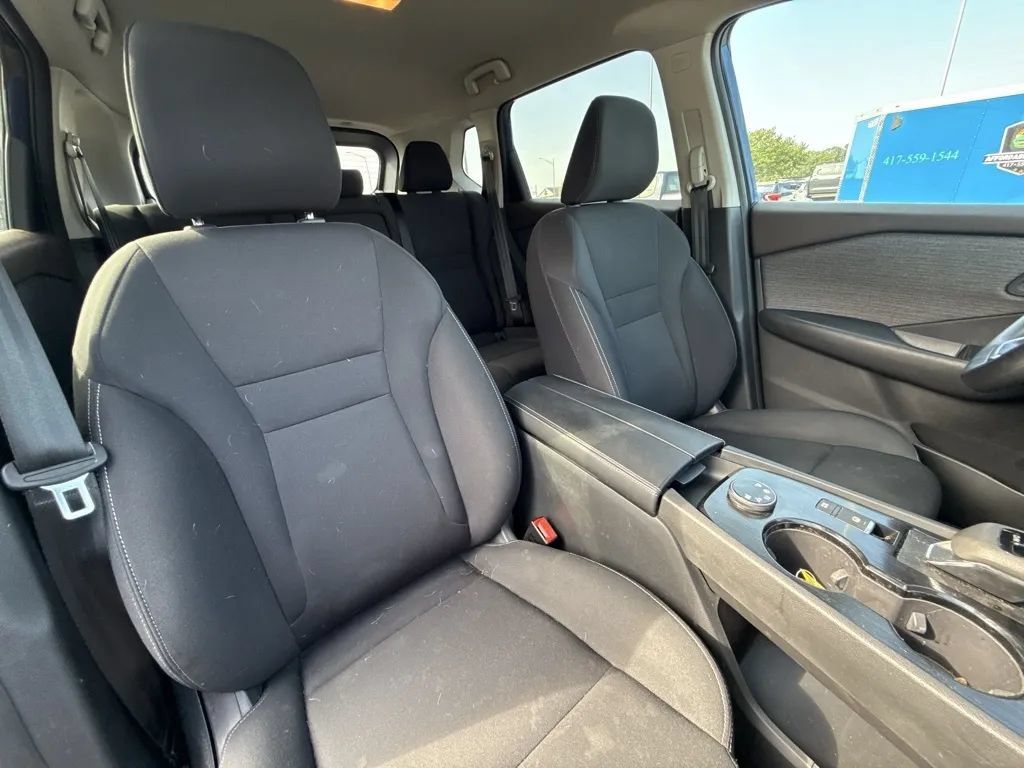 Used 2023 Nissan Rogue S AWD/4WD image 12