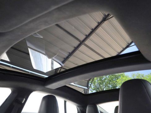 Used 2016 Tesla Model S AWD image 24