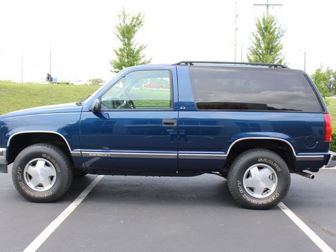 Used 1997 GMC Yukon 4WD 2-Door w/ Marketing Opt Pkg 2 image 27