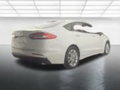 Used 2019 Ford Fusion SE FWD image 15