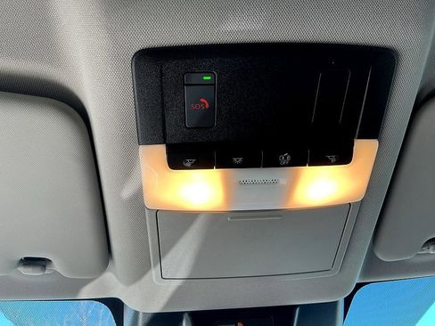 Used 2023 Nissan Rogue SV image 20