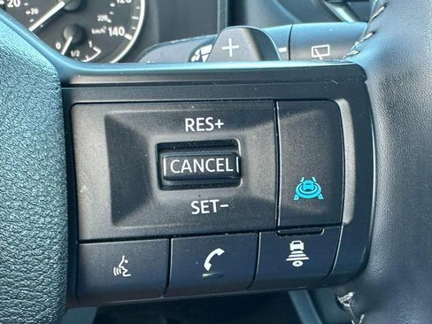 Used 2025 Nissan Rogue SV image 19