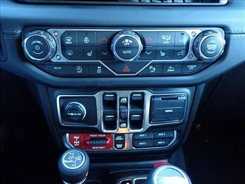 New 2026 Jeep Gladiator Rubicon AWD/4WD image 16