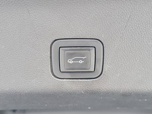 Used 2021 GMC Yukon Denali w/ LPO, Illumination Package AWD/4WD image 13