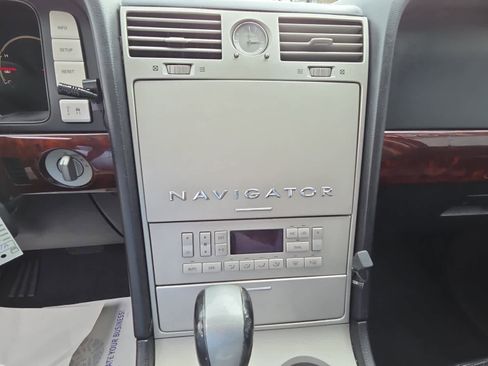 Used 2003 Lincoln Navigator Luxury image 22