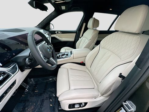 New 2026 BMW X7 M60i image 16