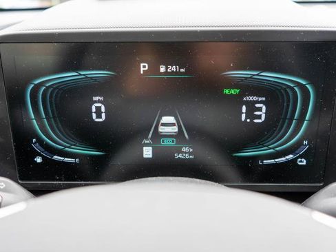 Certified 2024 Kia Niro LX image 20