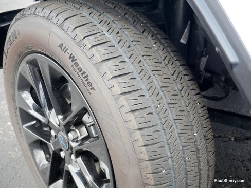 Used 2025 Jeep Wrangler Sahara image 18