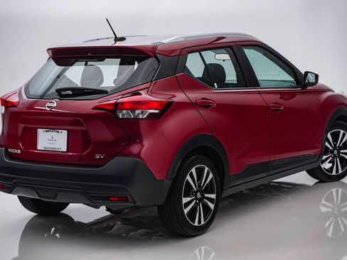 Used 2019 Nissan Kicks SV FWD image 11