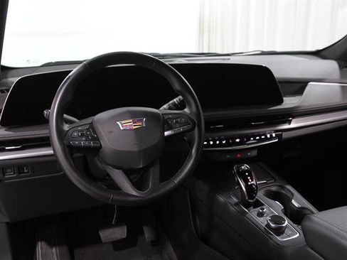 Certified 2025 Cadillac XT4 Premium Luxury image 6