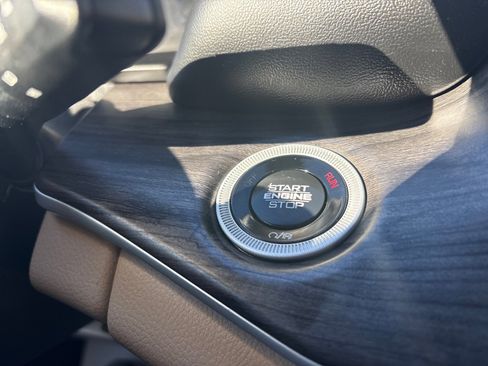 Used 2024 Jeep Grand Cherokee Limited image 20