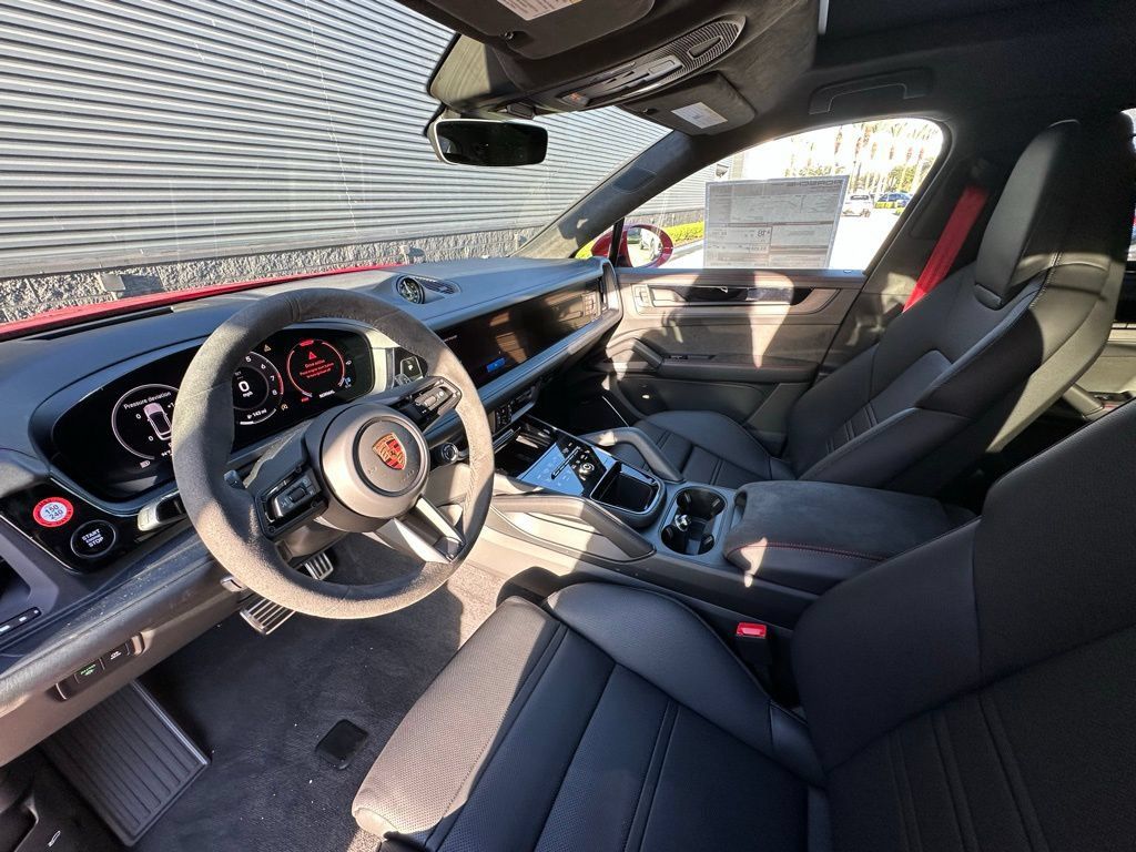 Certified 2026 Porsche Cayenne GTS AWD/4WD image 4
