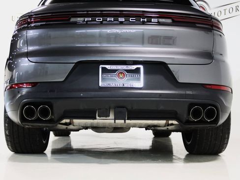 Used 2024 Porsche Cayenne image 35