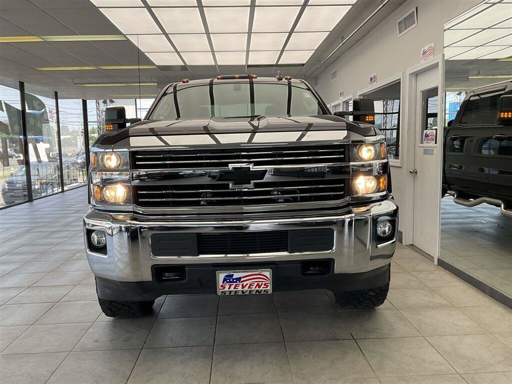 Used 2015 Chevrolet Silverado 2500 LT w/ LT Convenience Package AWD/4WD image 2