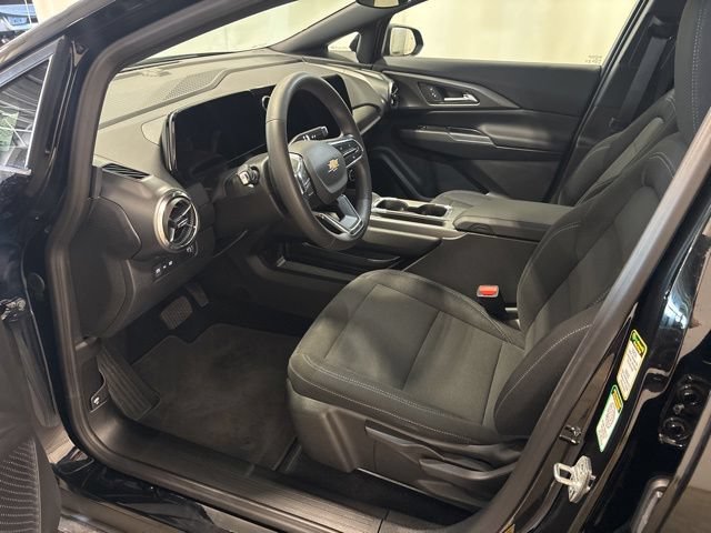 Used 2026 Chevrolet Equinox EV LT FWD image 9
