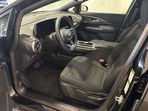 Used 2026 Chevrolet Equinox EV LT FWD image 9