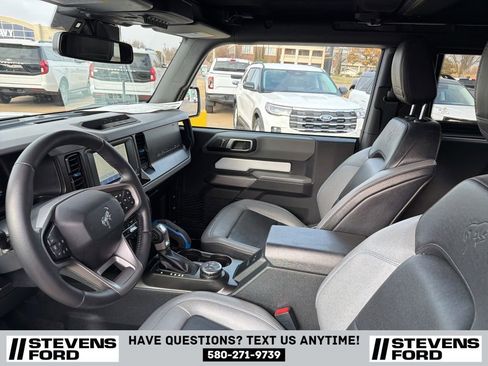 Used 2022 Ford Bronco Black Diamond image 17