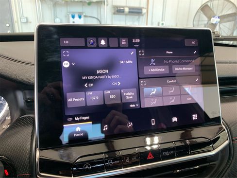 Used 2024 Jeep Compass Trailhawk image 32