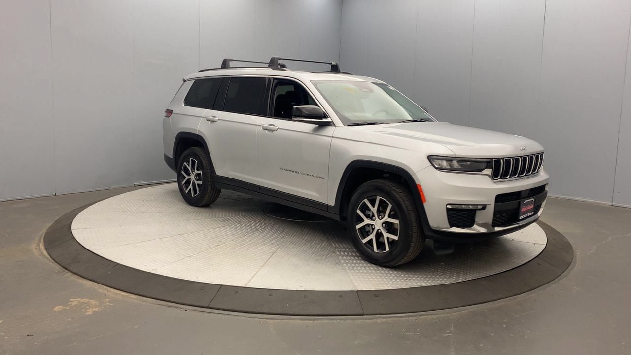 Used 2024 Jeep Grand Cherokee L Limited AWD/4WD image 7
