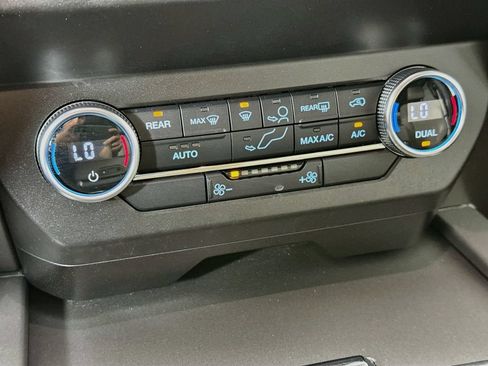 Used 2021 Ford Expedition XLT RWD image 19