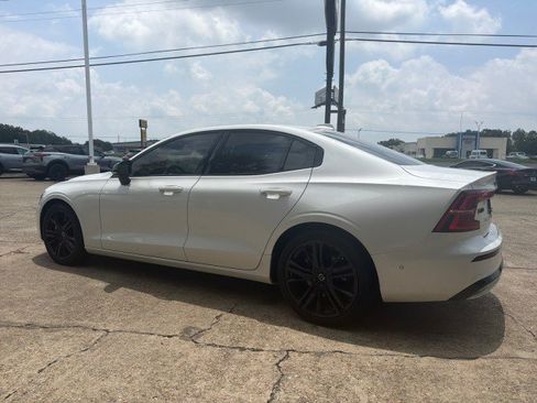 Used 2023 Volvo S60 B5 Plus FWD image 5