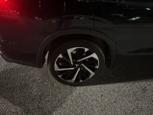 Used 2023 Mitsubishi Outlander SE image 8