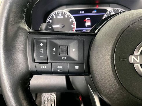 Used 2022 Nissan Pathfinder SL image 18