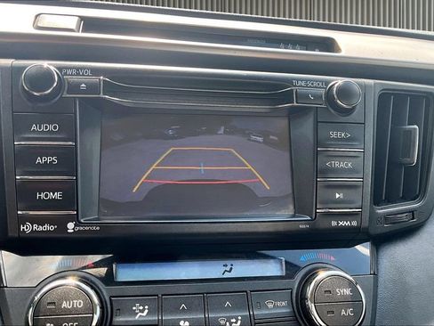 Used 2018 Toyota RAV4 XLE FWD image 22