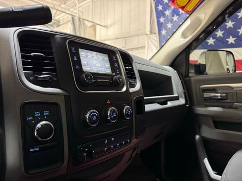 Used 2015 RAM 3500 Tradesman w/ Chrome Appearance Group AWD/4WD image 13