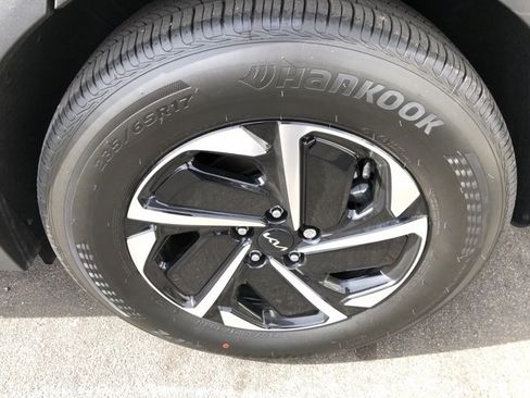 Used 2024 Kia Sportage LX image 15