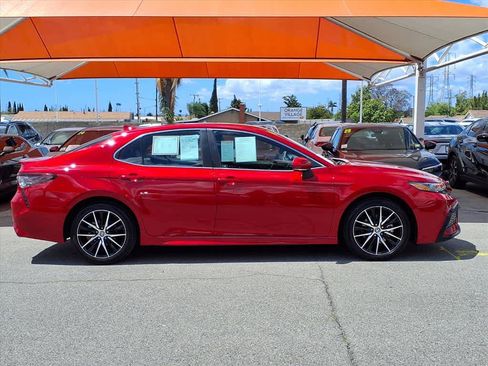 Certified 2024 Toyota Camry SE FWD image 3