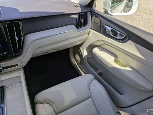 Used 2021 Volvo XC60 T5 Inscription w/ Climate Package image 18