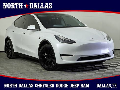 Used 2023 Tesla Model Y Long Range image 1