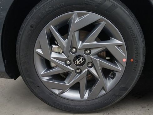 New 2026 Hyundai Elantra Hybrid FWD image 14