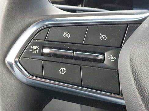 Used 2025 Chevrolet Suburban Z71 image 21