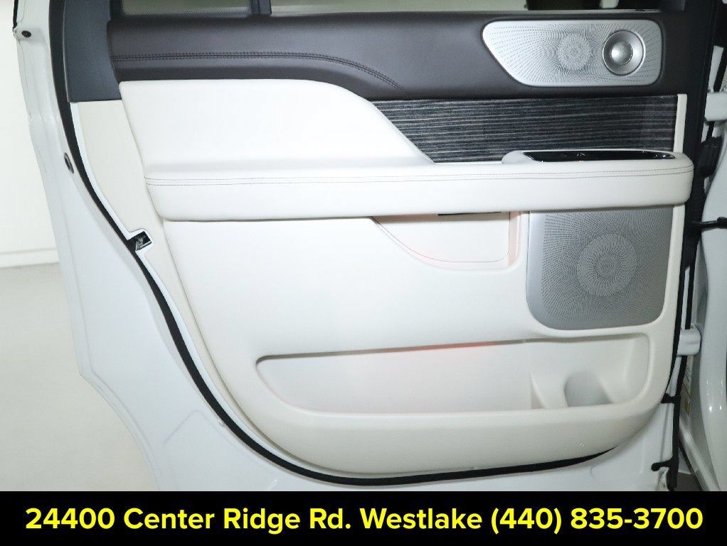 Used 2022 Lincoln Navigator L Black Label AWD/4WD image 13