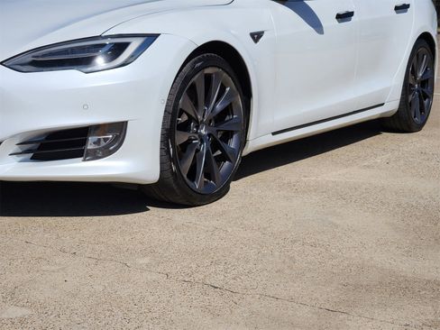 Used 2019 Tesla Model S AWD image 11