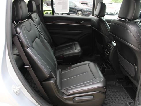 Certified 2023 Jeep Grand Cherokee L Limited image 25