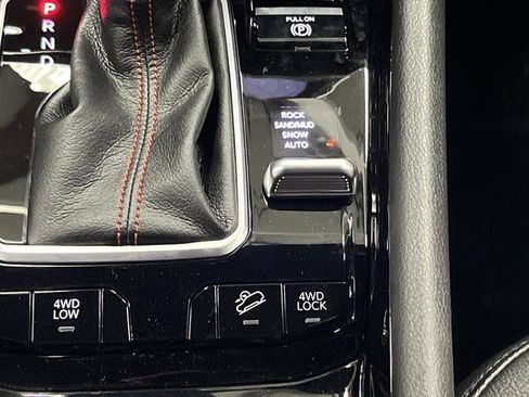 New 2026 Jeep Compass Trailhawk w/ Sun, Sound & Navigation Group image 24