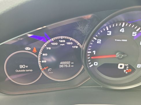 Used 2020 Porsche Cayenne AWD/4WD image 31