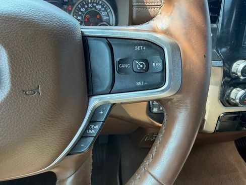 Used 2019 RAM 1500 Laramie AWD/4WD image 25
