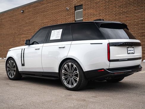 Used 2024 Land Rover Range Rover SE AWD/4WD image 4