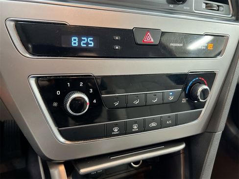 Used 2015 Hyundai Sonata SE image 14