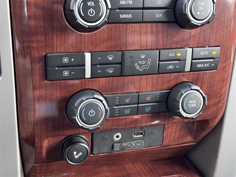 Used 2010 Ford F150 Lariat image 17